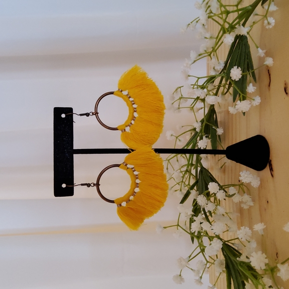 Vintage Style Tassel Earrings - Picture 3 of 4